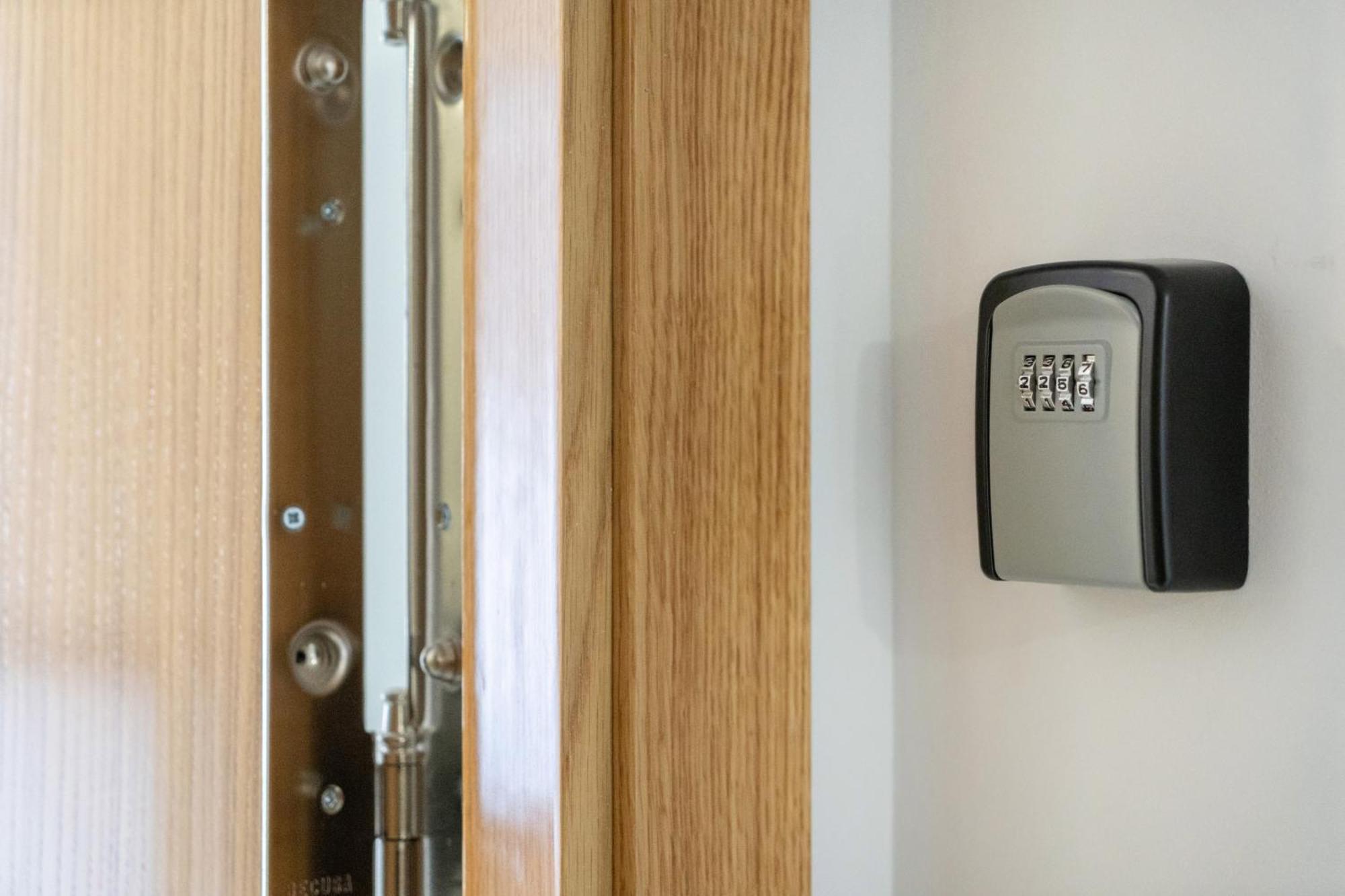 Madriver Apartamentos Reformados Con Parking Gratuito Ngoại thất bức ảnh